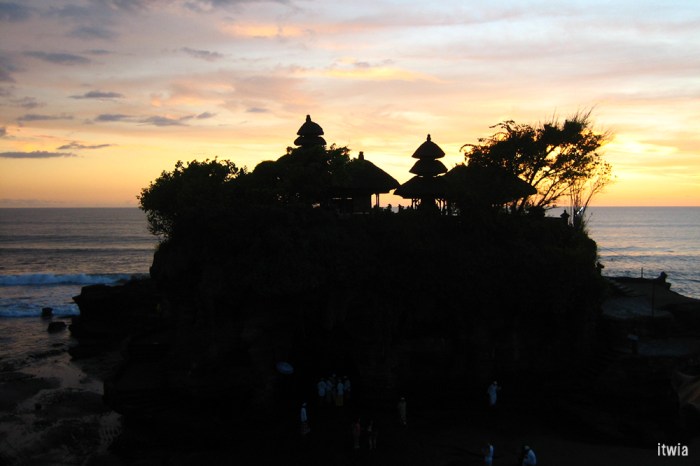 itwia_bali_tanahlot1