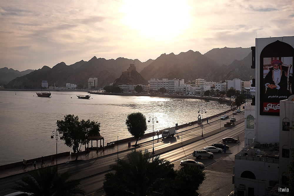 itwia_muscat_corniche6